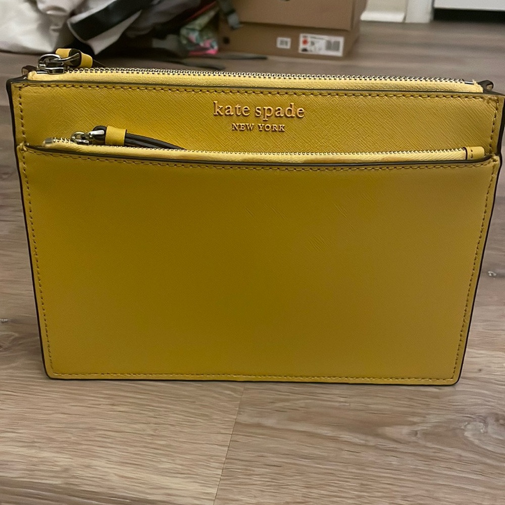 Great condition, Kate Spade Marigold Yellow Crossbody, smoke free.